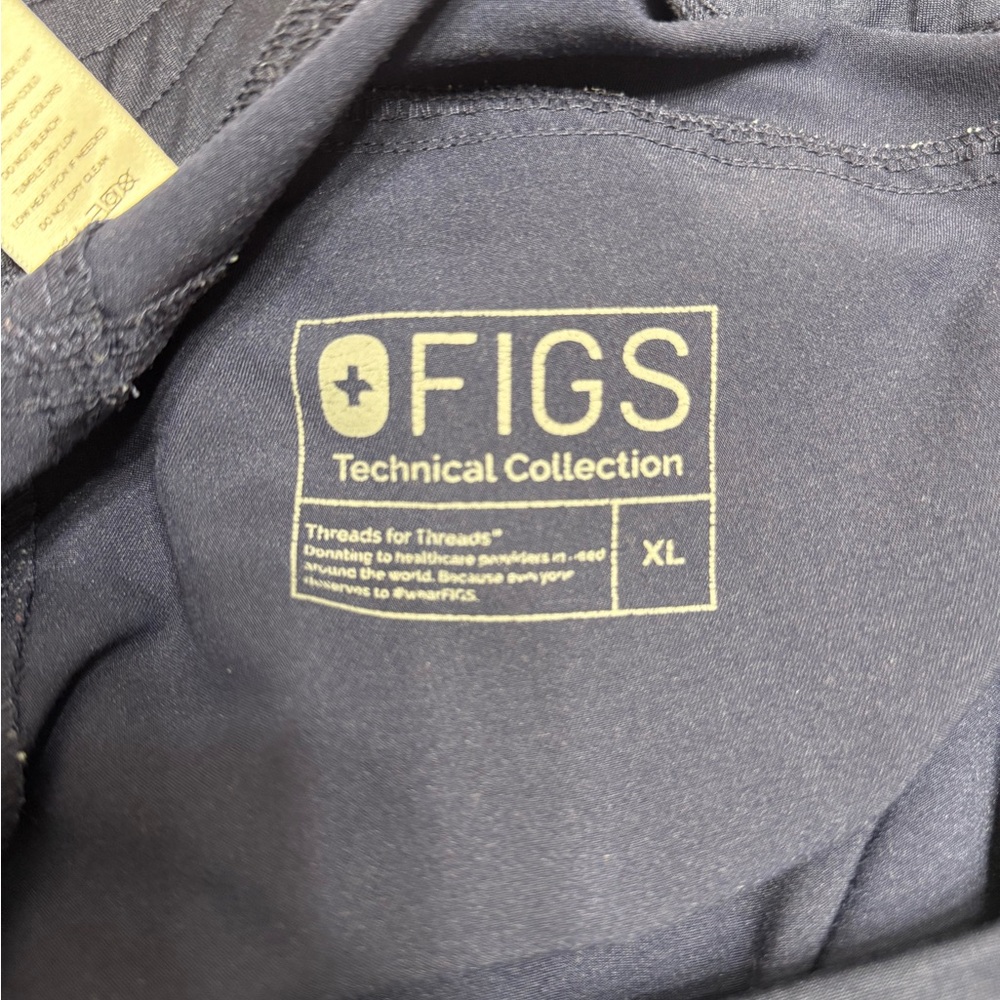 Figs Kade Cargo Scrub Pants - Picture 3 of 5